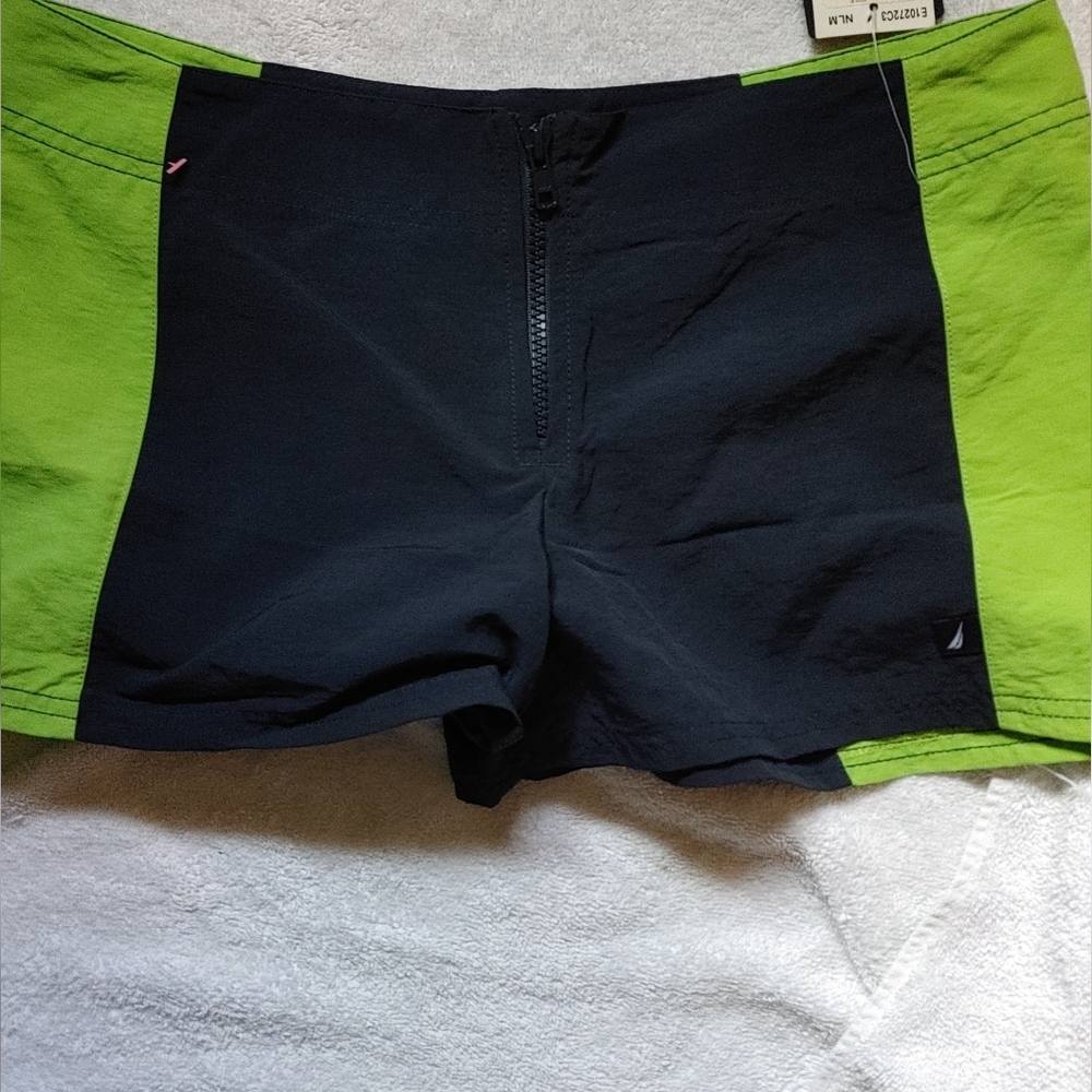 Nautica shorts sz.Small NWT